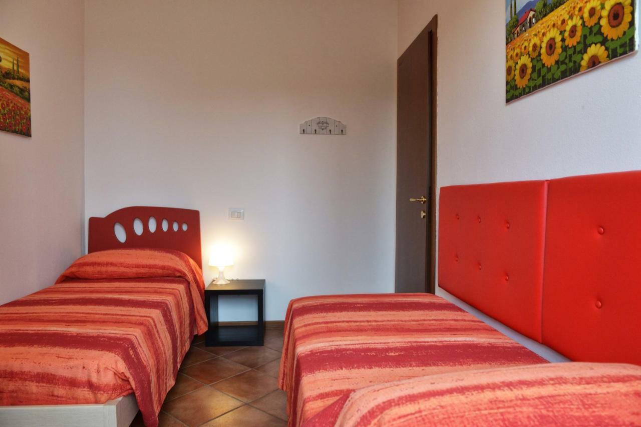 Casa Vacanze Serraglie Raffa Ngoại thất bức ảnh